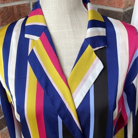 Chelsea 28 Wrap Around‎ Dress - Picture 2 of 9